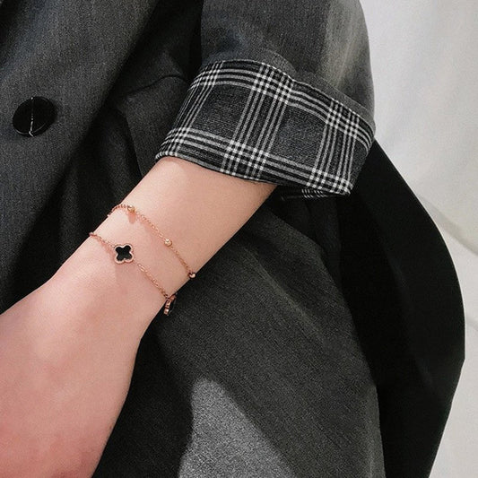 Gelang Keberuntungan Daun Semanggi untuk Wanita – Bangle Stainless Steel Vintage, Anti Karat & Fashionable - 我的商店