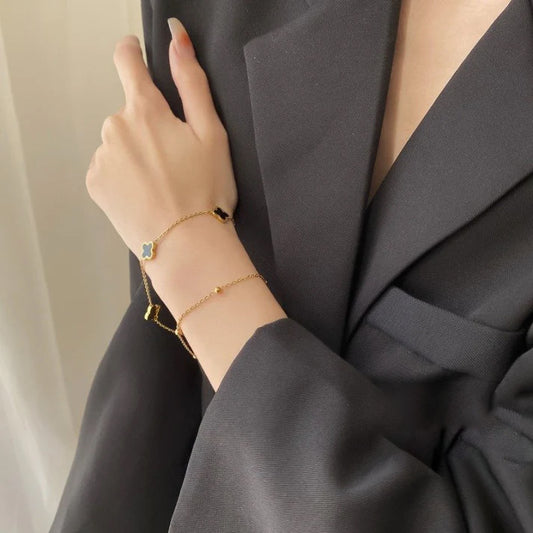 Gelang Keberuntungan Daun Semanggi untuk Wanita – Bangle Stainless Steel Vintage, Anti Karat & Fashionable - 我的商店