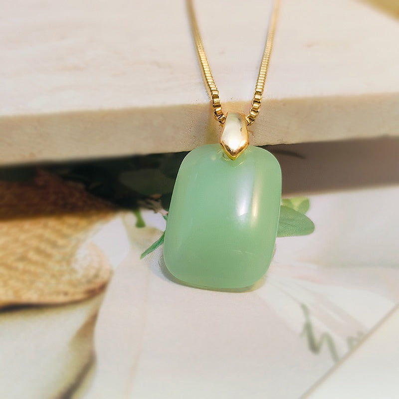 Kalung Giok Emas 18K untuk Wanita – Liontin Rantai Baja Tahan Karat, Perhiasan Elegan, Hadiah untuk Sahabat - 我的商店