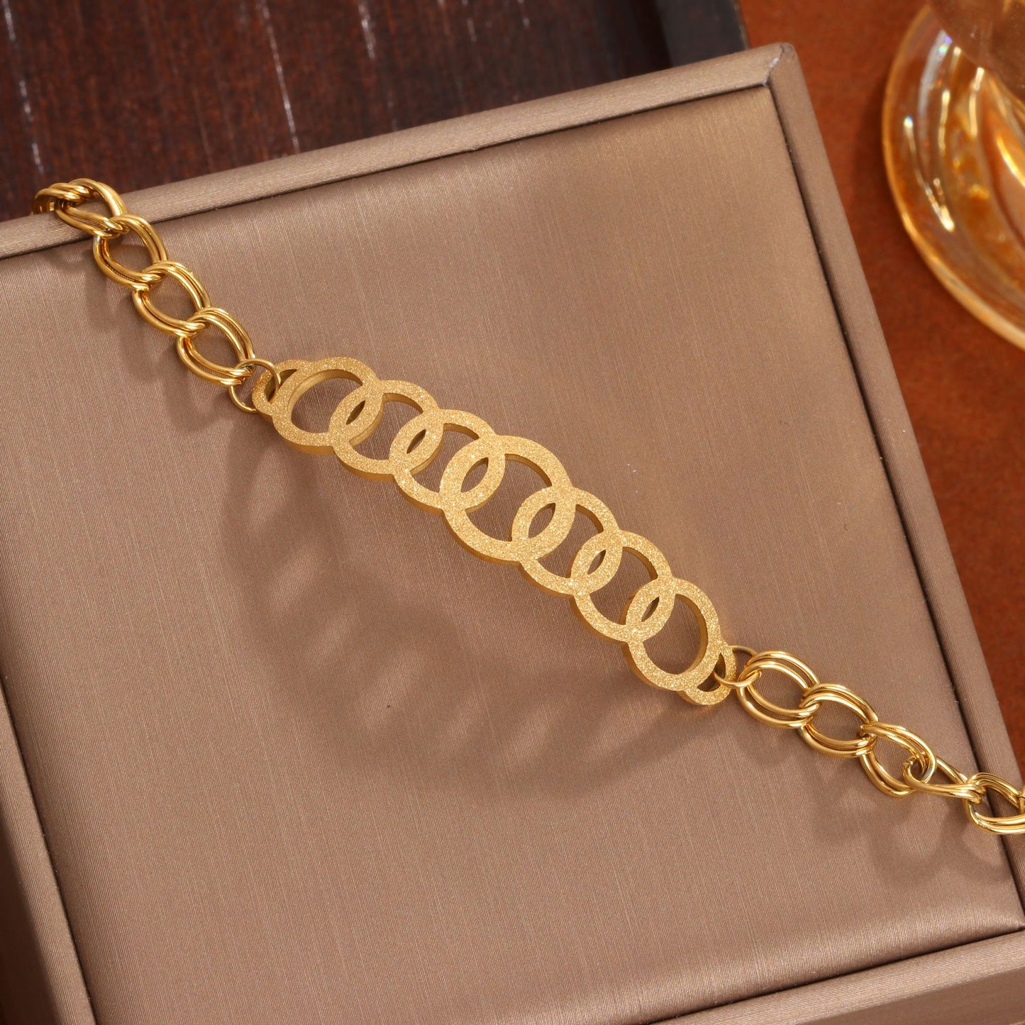 Gelang Rantai Saling Terhubung – Fashion Sederhana & Elegan, Baja Titanium Anti Pudar perhiasandirect