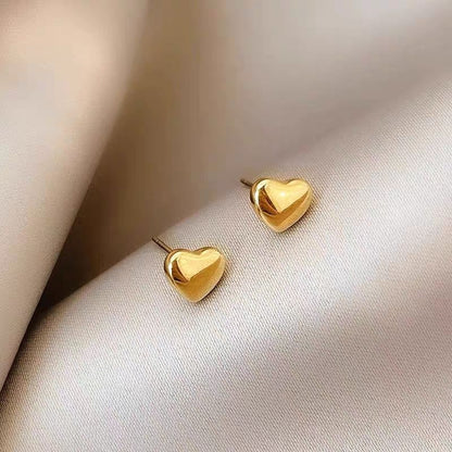 【STOK TERSEDIA】Anting Titanium Cinta Kecil untuk Wanita / Anting Cinta Korea Terbaru untuk Wanita - 我的商店