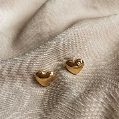 【STOK TERSEDIA】Anting Titanium Cinta Kecil untuk Wanita / Anting Cinta Korea Terbaru untuk Wanita - 我的商店