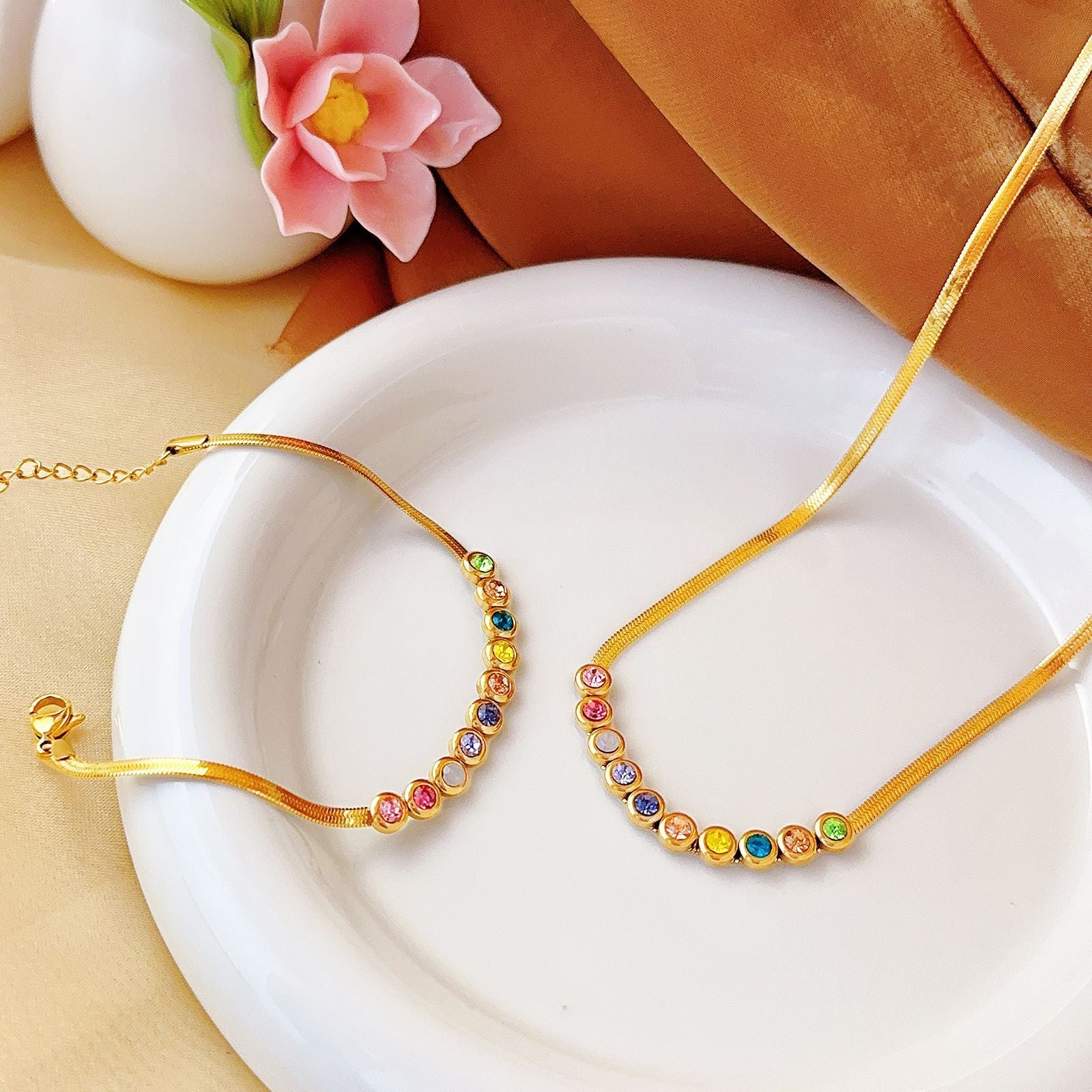 Kalung & Gelang Wanita Baja Titanium Warna Elegan perhiasandirect