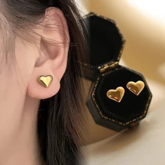 【STOK TERSEDIA】Anting Titanium Cinta Kecil untuk Wanita / Anting Cinta Korea Terbaru untuk Wanita
