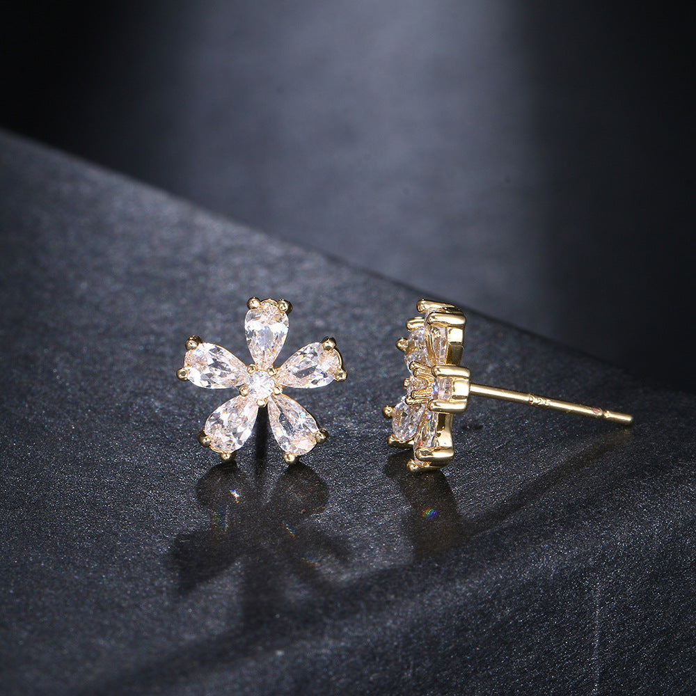 Anting titanium Stud Bunga Kristal Gaya Korea – Elegan & Mewah dengan Nuansa Alam perhiasandirect