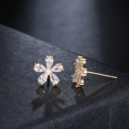 Anting Stud Bunga Kristal Gaya Korea – Elegan & Mewah dengan Nuansa Alam perhiasandirect