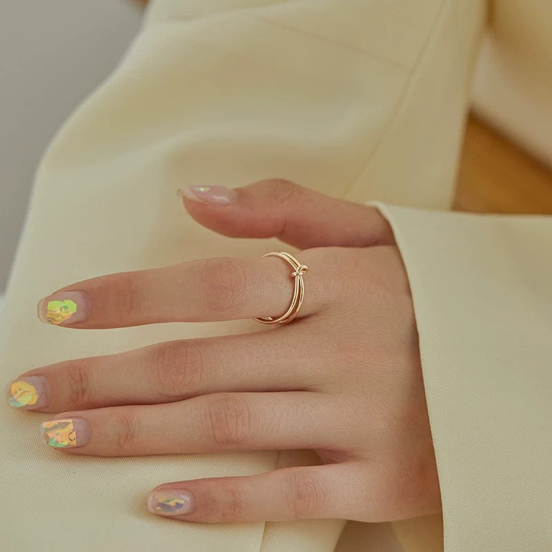 Cincin Wanita Titanium Baja Double Knot – Desain Elegan Adjustable, Gaya Trendi & Mewah perhiasandirect
