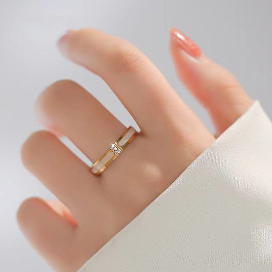 Cincin Wanita Baja Titanium Mutiara Tiga Batu Elegan perhiasandirect