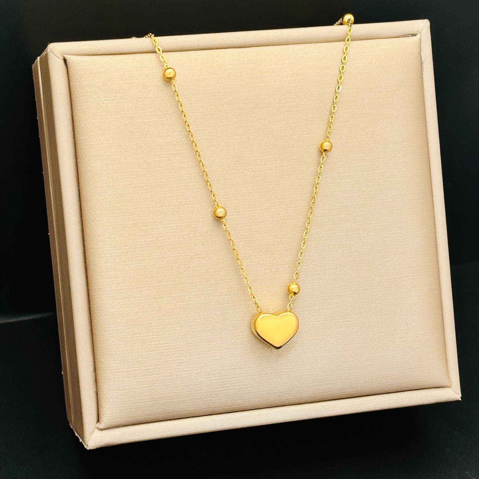 Kalung Hati Titanium 18K Emas Wanita Desain Minimalis Elegan perhiasandirect