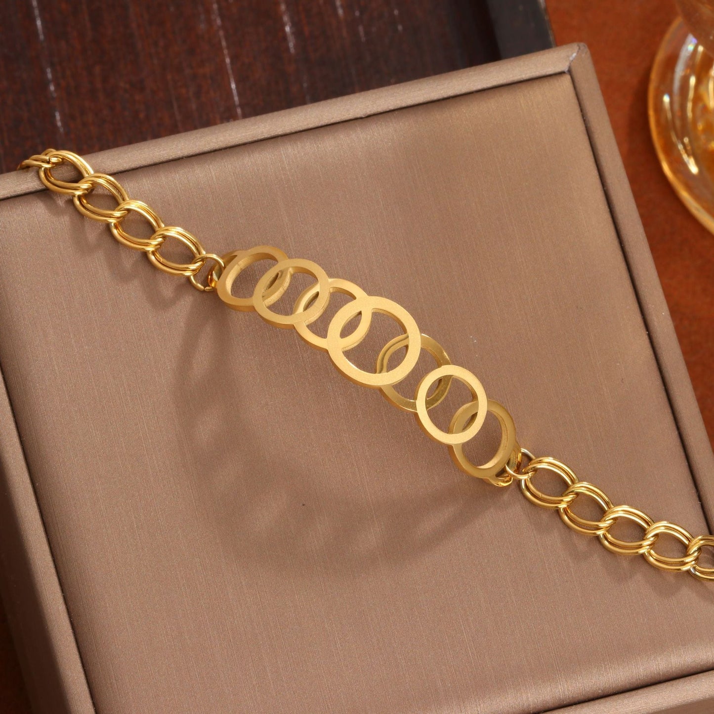 Gelang Rantai Saling Terhubung – Fashion Sederhana & Elegan, Baja Titanium Anti Pudar perhiasandirect