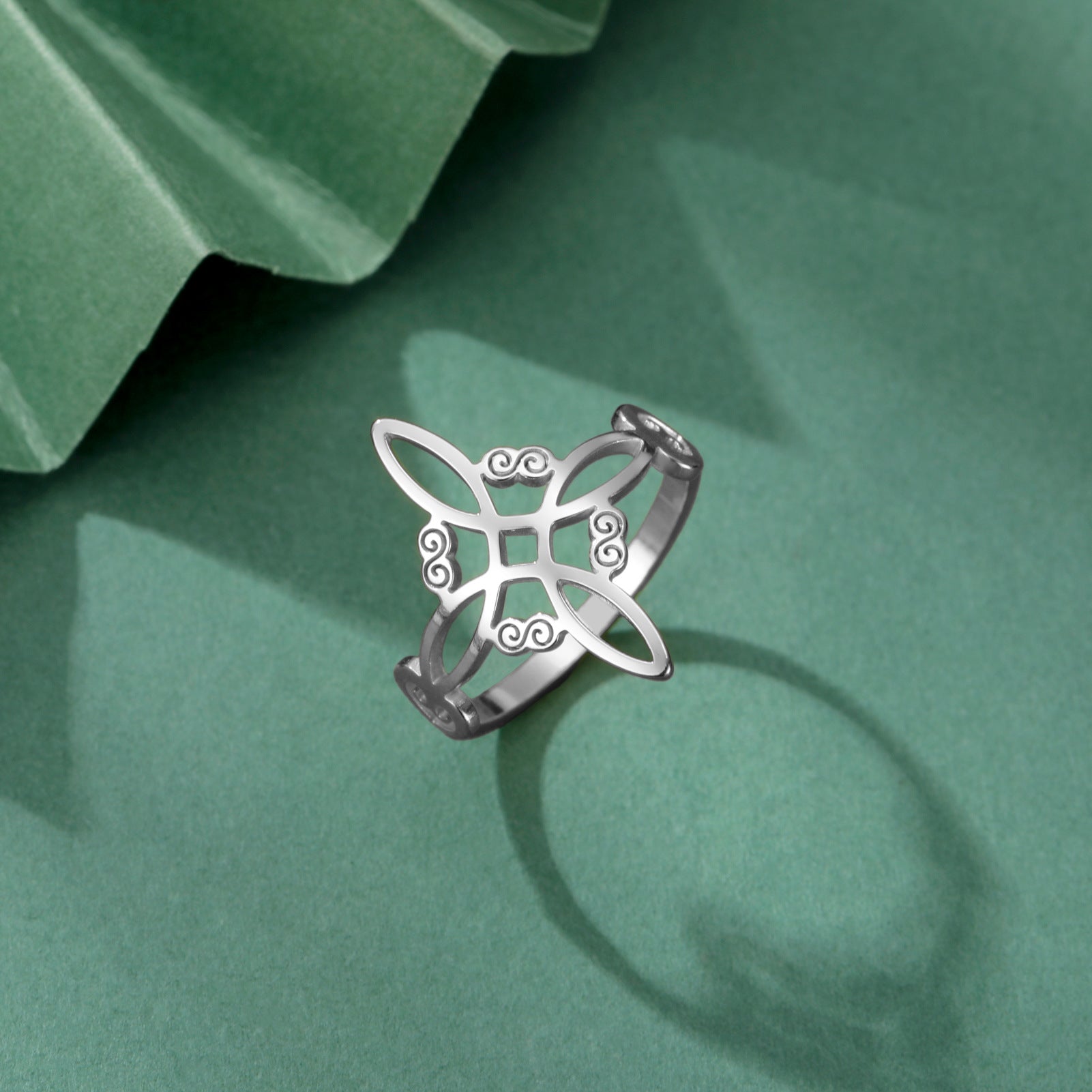 Cincin Titanium Steel Motif Celtic – Desain Fashion Unisex, Trendi & Tahan Lama perhiasandirect