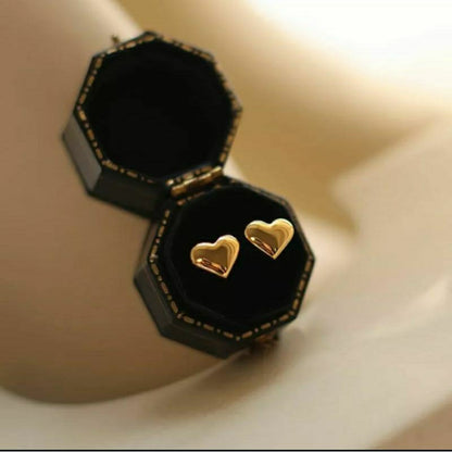 【STOK TERSEDIA】Anting Titanium Cinta Kecil untuk Wanita / Anting Cinta Korea Terbaru untuk Wanita - 我的商店