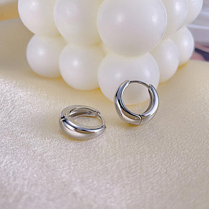 Anting Stud Wanita Stainless Steel – Desain Elegan, Trendi & Mudah Dipadukan perhiasandirect