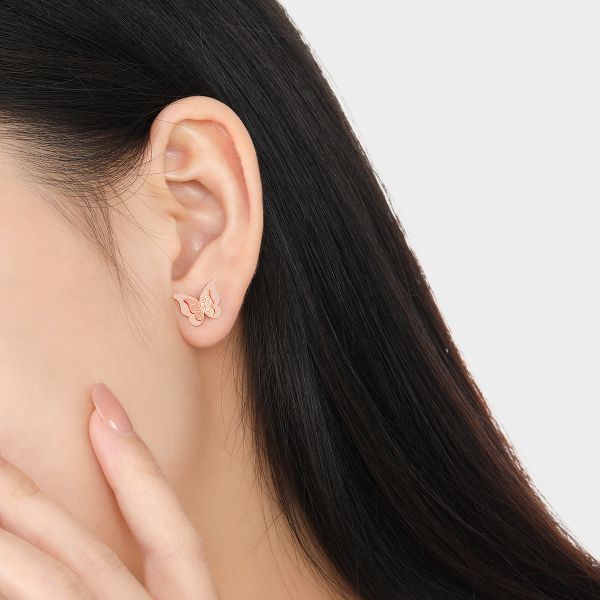 Anting Stud Wanita Kupu-Kupu Matte Baja Titanium perhiasandirect