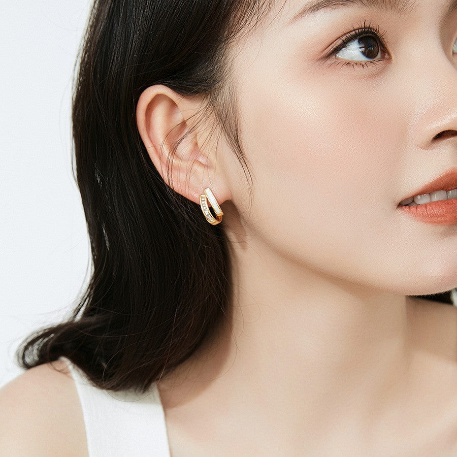 Anting Wanita Gaya Prancis – Desain Sederhana dengan Enamel & Zirkon Silang Elegan perhiasandirect