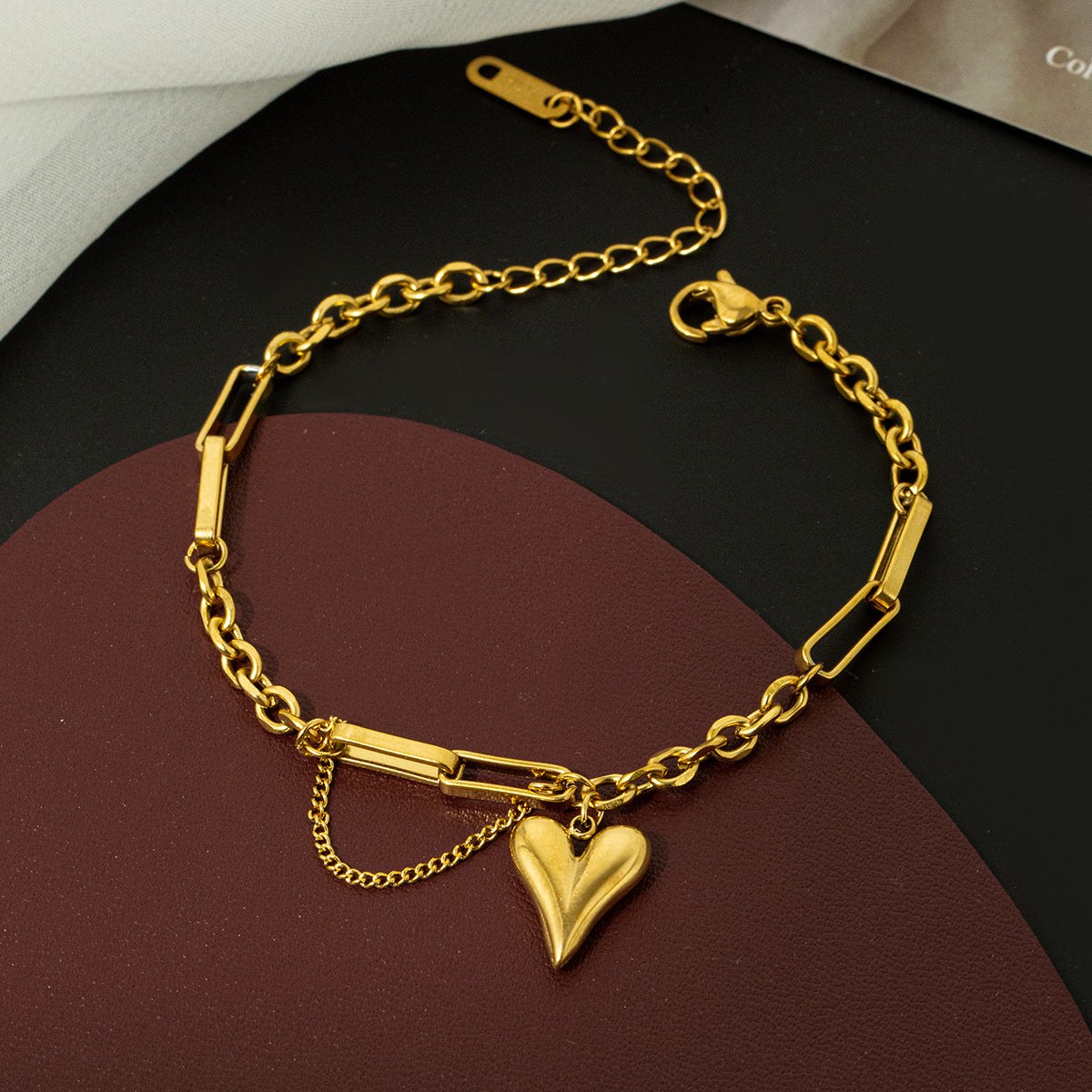 Gelang Wanita Baja Titanium Motif Hati Desain Trendi perhiasandirect