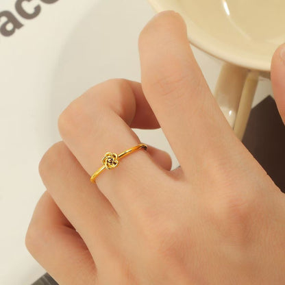 Cincin Wanita Motif Bunga Mawar Minimalis – Elegan, Mewah, Desain Kekinian & Berkelas
