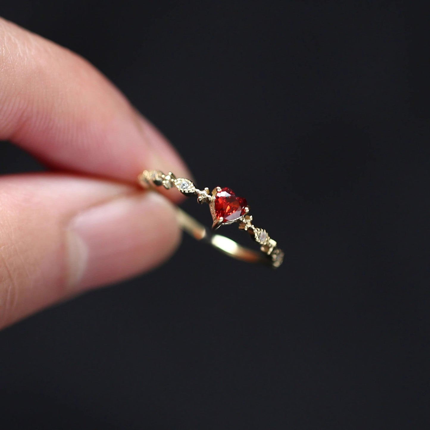 Cincin Wanita Zircon Merah Hati Model Jepang Elegan perhiasandirect