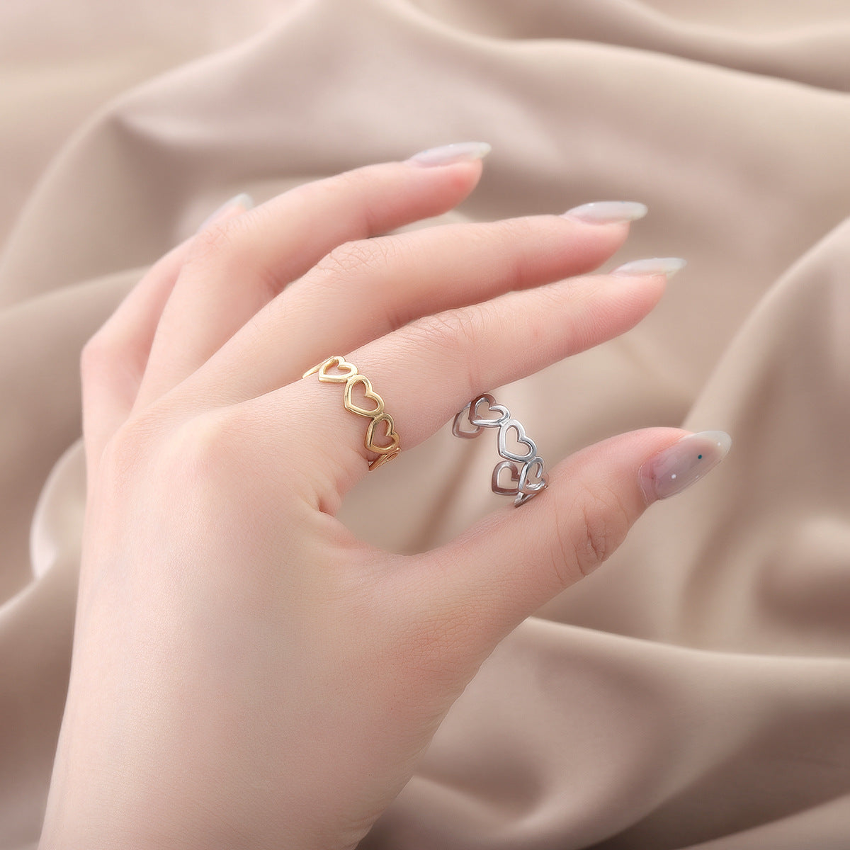 Cincin Wanita Titanium Steel Motif Hati – Desain Hollow, Adjustable & Tren perhiasandirect
