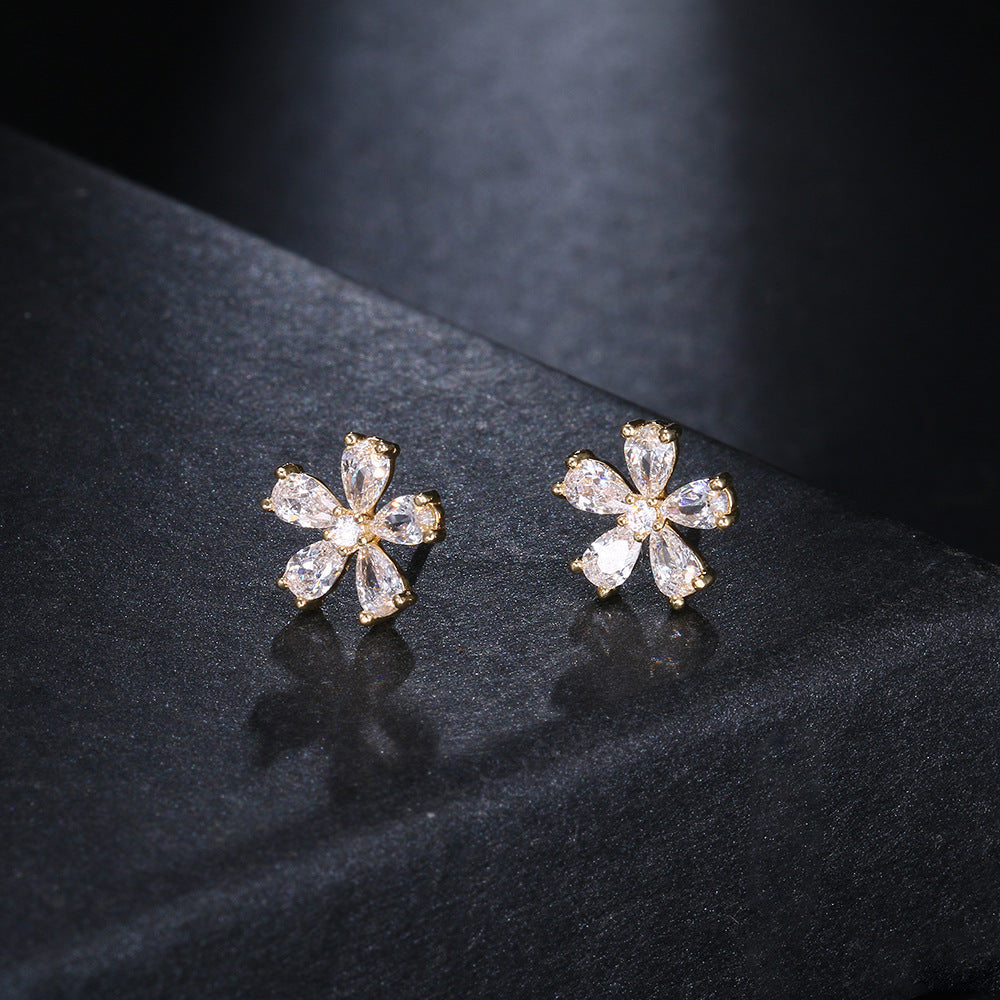 Anting titanium Stud Bunga Kristal Gaya Korea – Elegan & Mewah dengan Nuansa Alam perhiasandirect