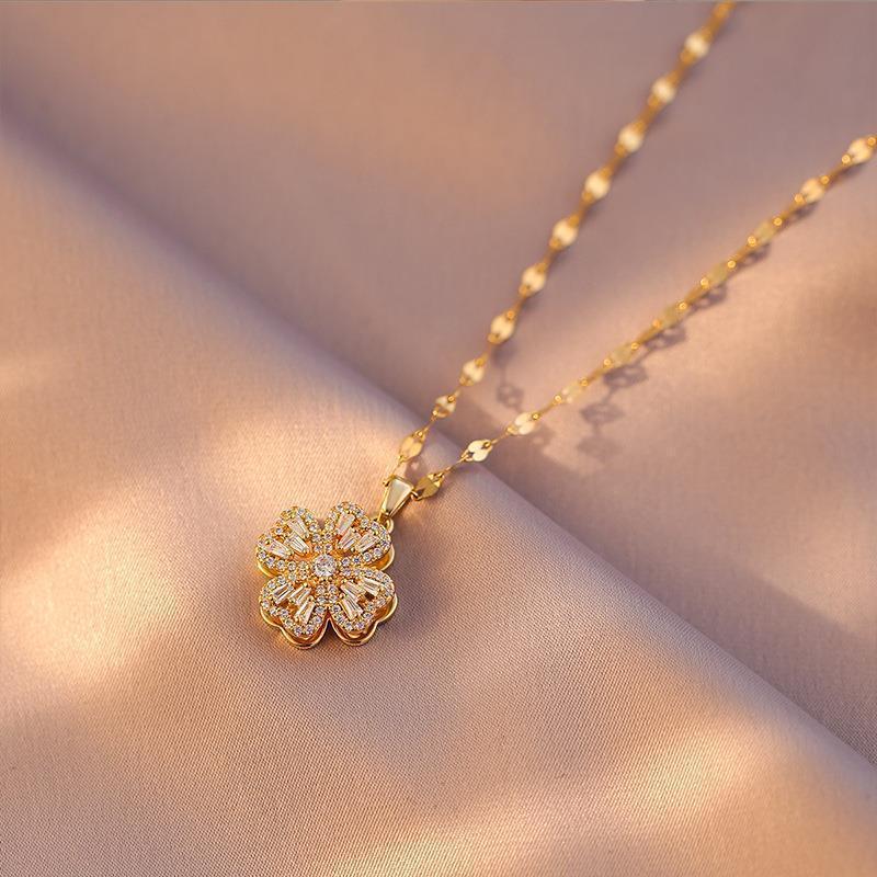 Kalung Wanita Four-leaf Clover Berputar – Liontin Tembaga Elegan dengan Batu Zircon, Bahan Titanium Steel perhiasandirect