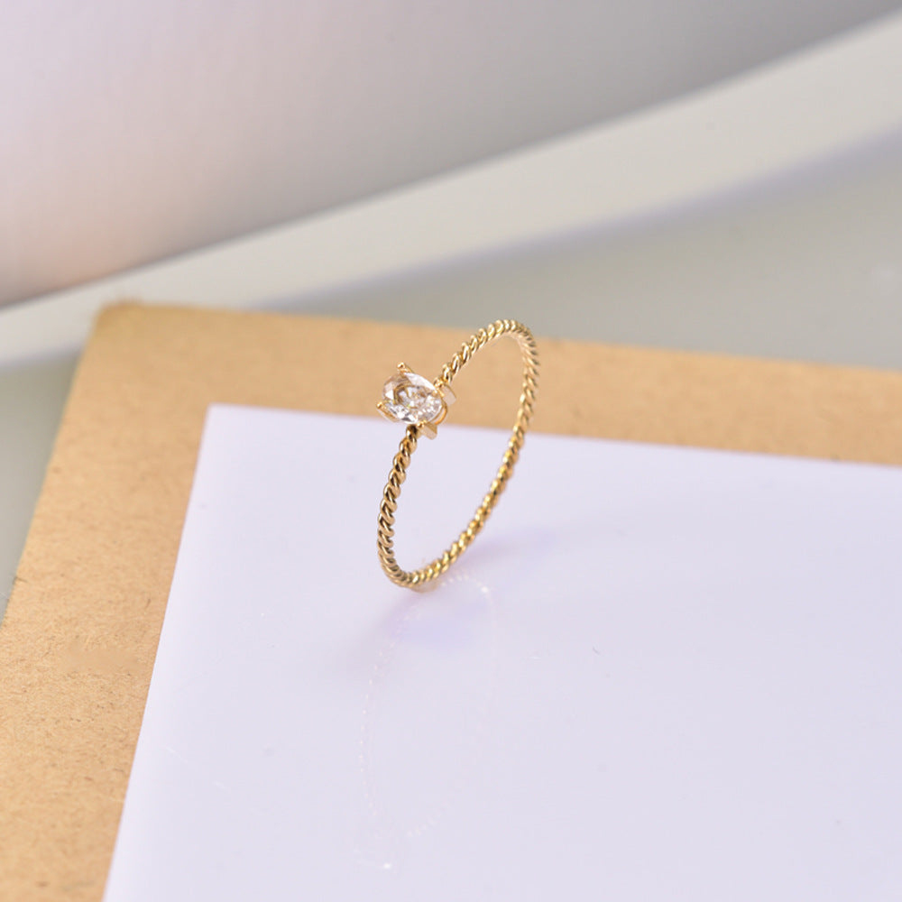 Cincin Tali Pilin Zircon Oval — Cincin Wanita Baja Titanium Elegan & Anti Karat