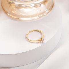 Cincin Titanium Solitaire Wanita – Anti Karat, Tidak Memudar, Hadiah Couple Elegan