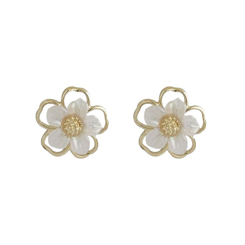 Anting Stud Bunga Camellia – Desain Kerang Elegan, Gaya Manis & Feminim untuk Wanita perhiasandirect