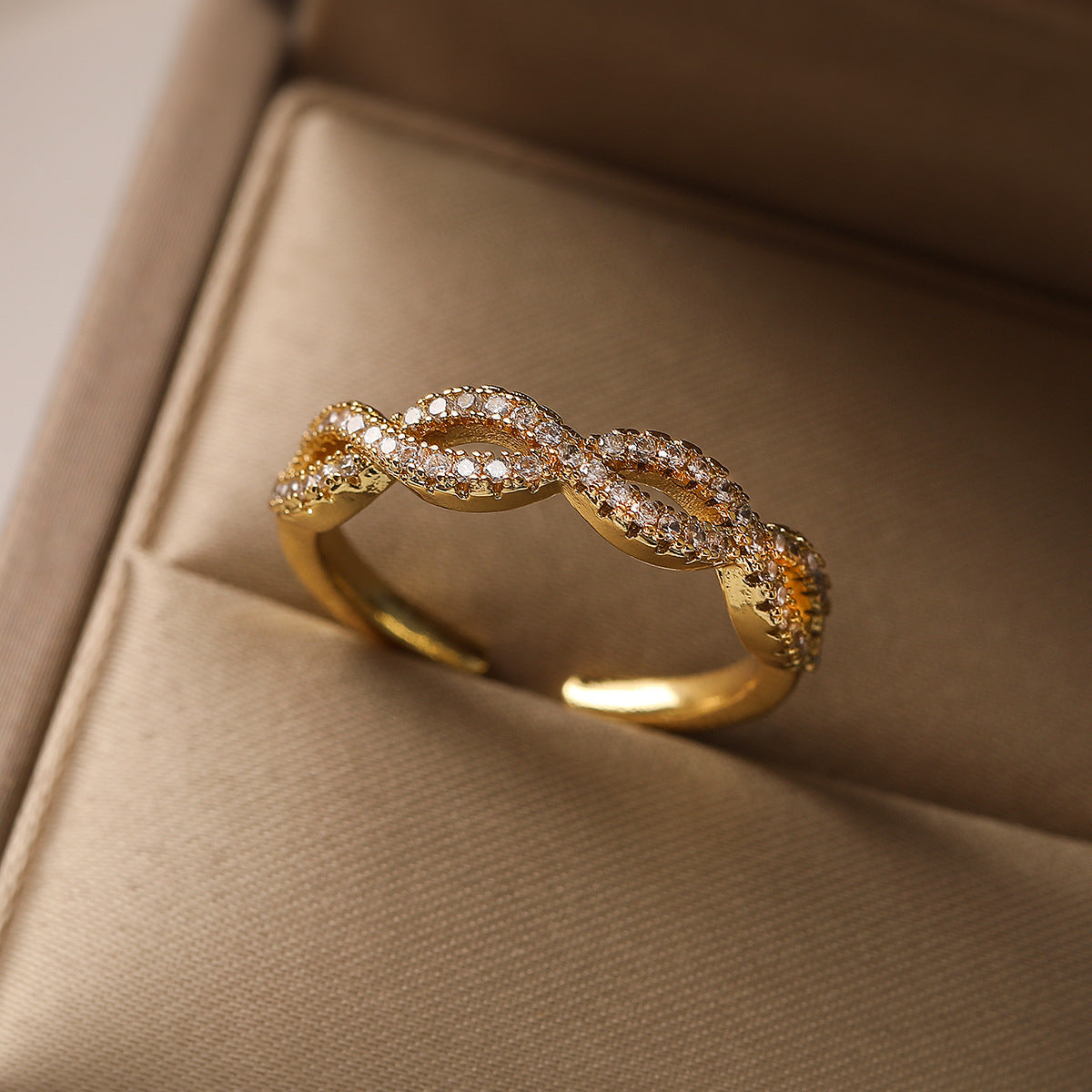 Cincin Terbuka Geometris Hati Berlapis Emas Asli – Perhiasan Tembaga Zirkon Gaya Minimalis & Elegan perhiasandirect
