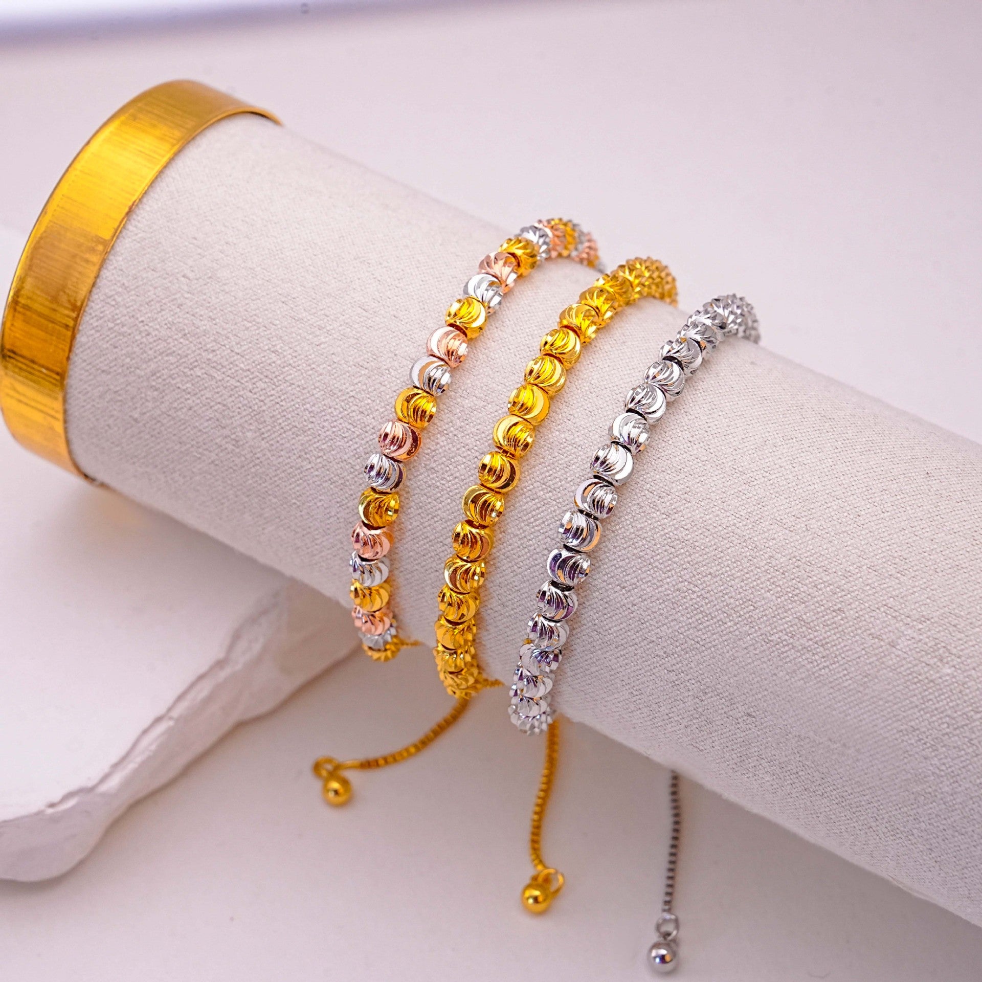 Gelang Tali Serut Manik Semangka – Aksesori Tren 2025 Berlapis Emas, Fleksibel & Elegan