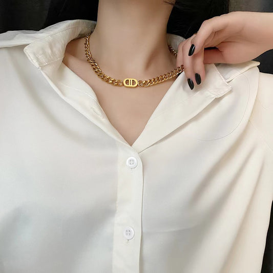 Kalung Wanita Huruf D - Stainless Steel Lapis Emas, Tidak Kusam, Elegan & Cocok untuk Setiap Acara! - perhiasandirect