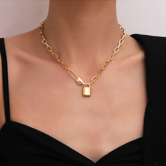 Kalung Wanita Peniti dengan Liontin Kunci Lapis Emas 18K - Stainless Steel, Elegan & Cocok untuk Hadiah! - 我的商店