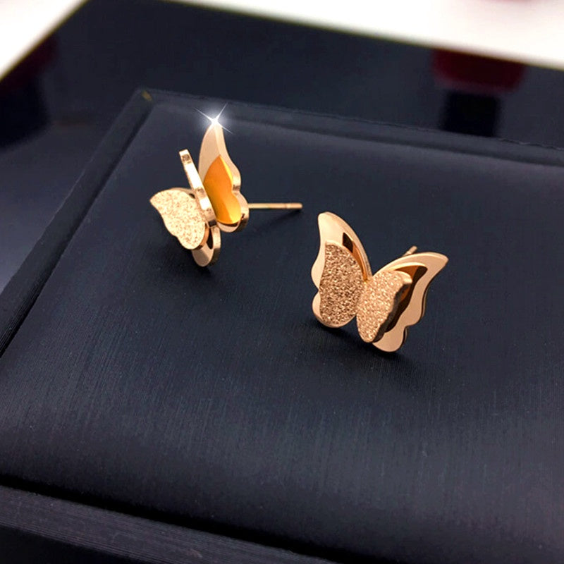 Anting Kupu-Kupu Emas 18K - Titanium Steel Anti Karat, Aksesoris Elegan Wanita - 我的商店