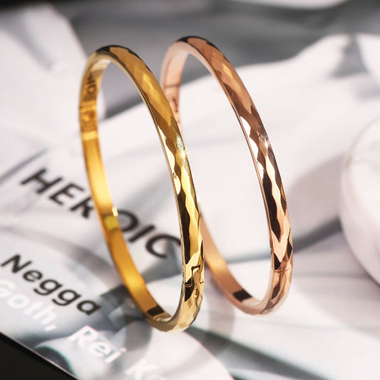 Gelang Wanita Retro Lapis Emas 18K - Stainless Steel, Tidak Kusam, Elegan & Cocok untuk Prom! - 我的商店