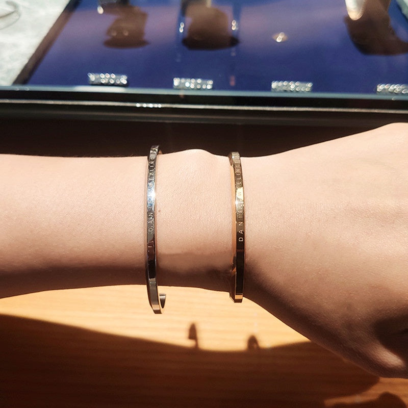 DW Gelang Pasangan Vintage - Stainless Steel Lapis Emas, Tidak Kusam, Elegan & Cocok untuk Hadiah! - 我的商店
