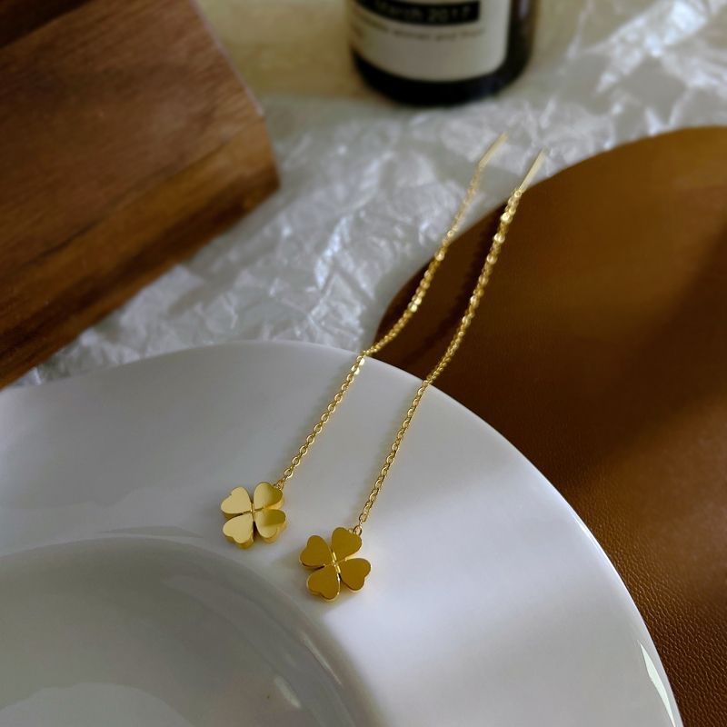 Anting Daun Semanggi Warna Emas – Hypoallergenic, Anti Kusam & Fashionable5