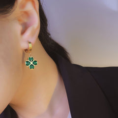Anting Four-leaf clover & Hati – Baja Antikarat Bertatahkan Kristal | Elegan & Antialergi