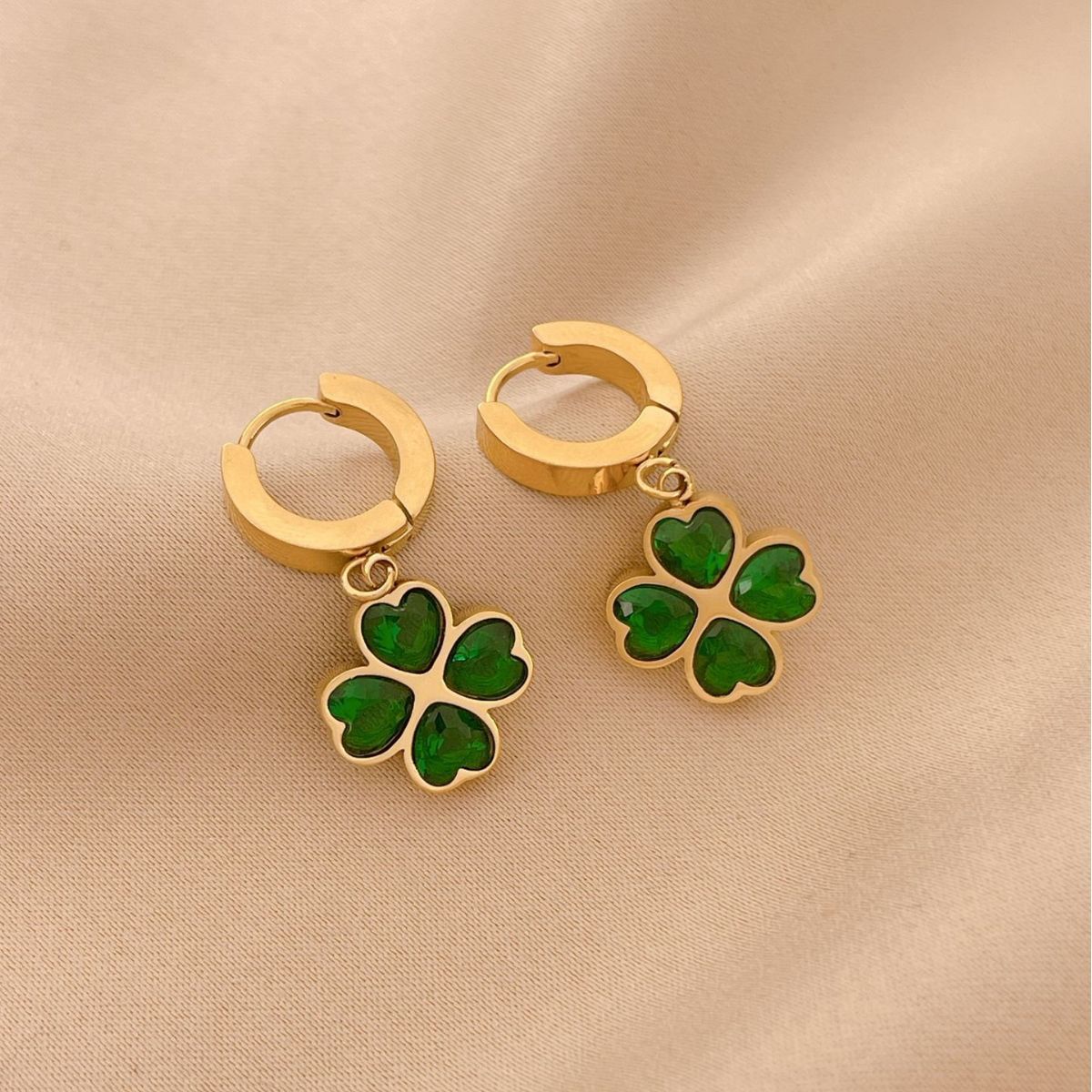 Anting Four-leaf clover & Hati – Baja Antikarat Bertatahkan Kristal | Elegan & Antialergi - perhiasandirect