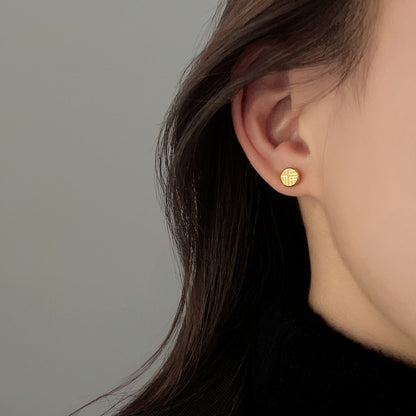 Anting 'Fu' Emas – Stainless Steel, Hypoallergenic & Fashion Elegan3