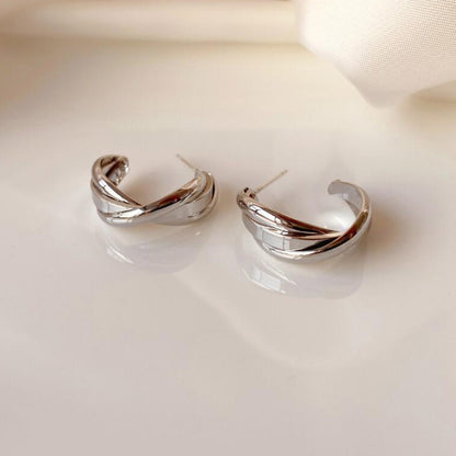 Anting Hoop Bulat Warna Emas / Silver Gaya Punk Hip Hop Untuk Wanita anting Kepribadian Niche Temperamen Anting Putar Geometris2