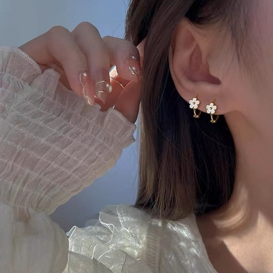 Anting titanium motif bunga aster kecil retro Korea untuk wanita anting sederhana2