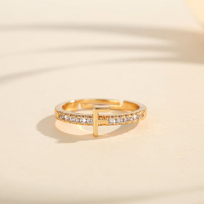 Cincin Kristal Huruf Wanita – Berlapis Emas, Bisa Disesuaikan & Elegan perhiasandirect