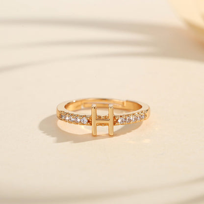 Cincin Kristal Huruf Wanita – Berlapis Emas, Bisa Disesuaikan & Elegan perhiasandirect
