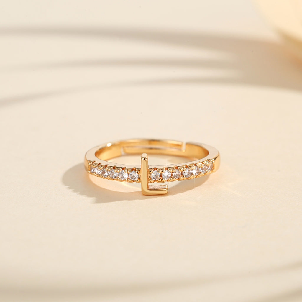 Cincin Kristal Huruf Wanita – Berlapis Emas, Bisa Disesuaikan & Elegan perhiasandirect