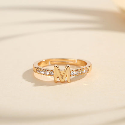 Cincin Kristal Huruf Wanita – Berlapis Emas, Bisa Disesuaikan & Elegan perhiasandirect