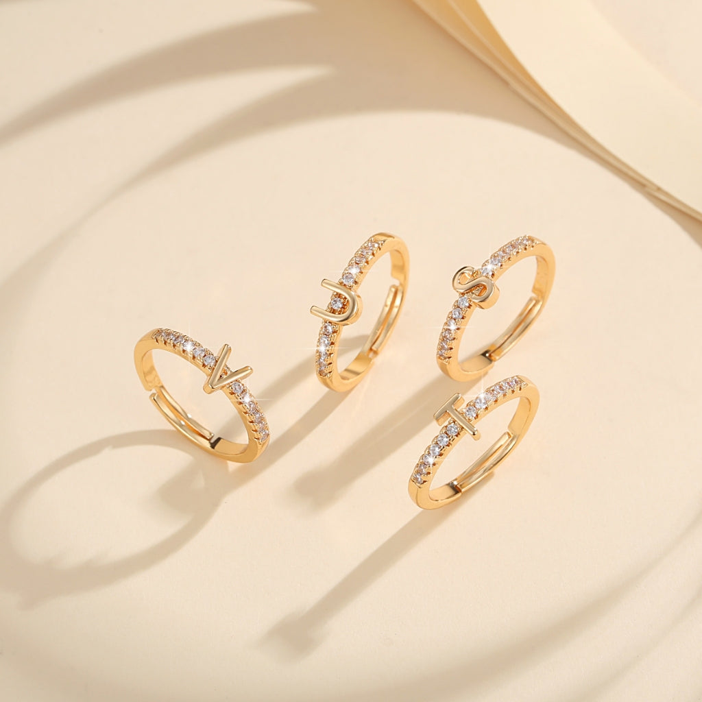 Cincin Kristal Huruf Wanita – Berlapis Emas, Bisa Disesuaikan & Elegan perhiasandirect