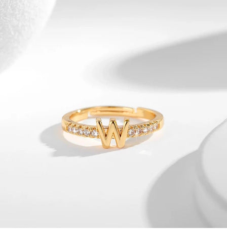 Cincin Kristal Huruf Wanita – Berlapis Emas, Bisa Disesuaikan & Elegan perhiasandirect