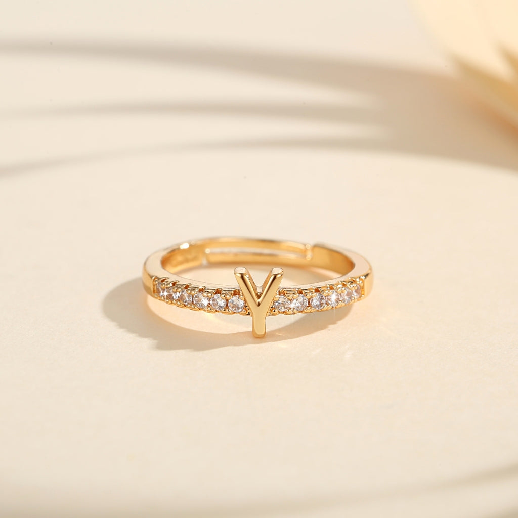 Cincin Kristal Huruf Wanita – Berlapis Emas, Bisa Disesuaikan & Elegan perhiasandirect