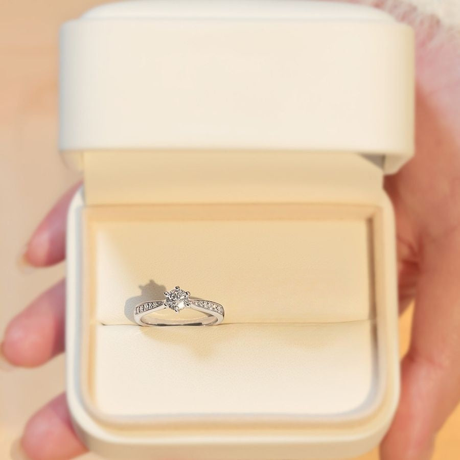 Cincin Moissanite 1 Karat  – Ringan & Elegan, Anti Karat, Hadiah Couple & Pernikahan perhiasandirect