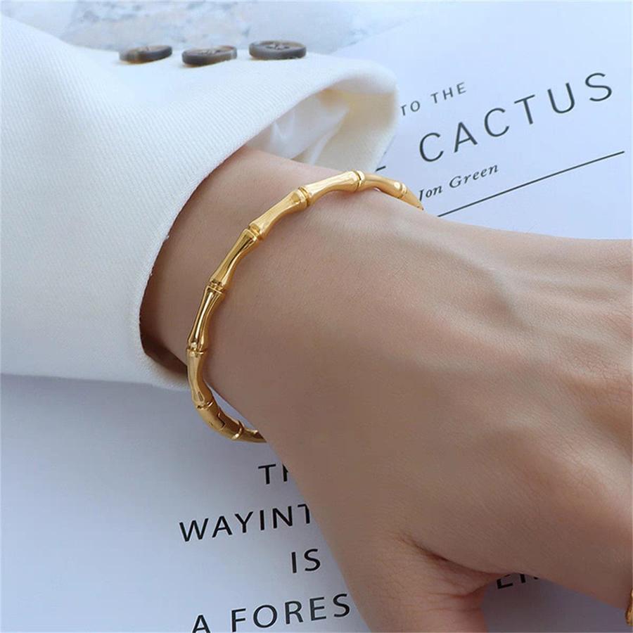 Gelang Bangle Titanium Wanita Motif Bambu – Elegan, Anti Karat, Couple Style perhiasandirect